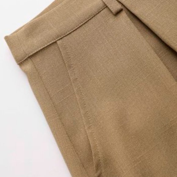 Casual Mini Shorts - Picture 3 of 3